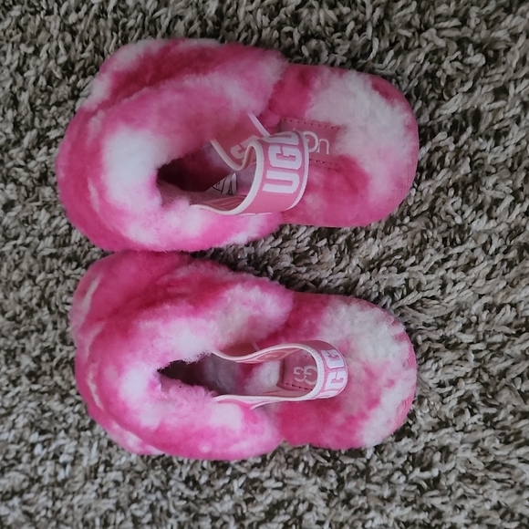 UGG Slides - Picture 3 of 4